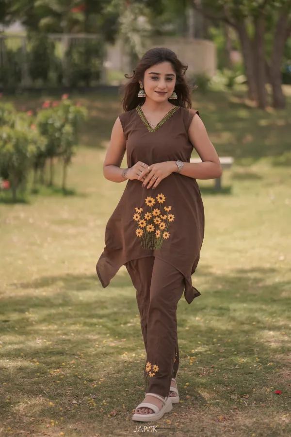 Chocolate Brown Floral Embroidered Asymmetric Kurta Set - Image 2