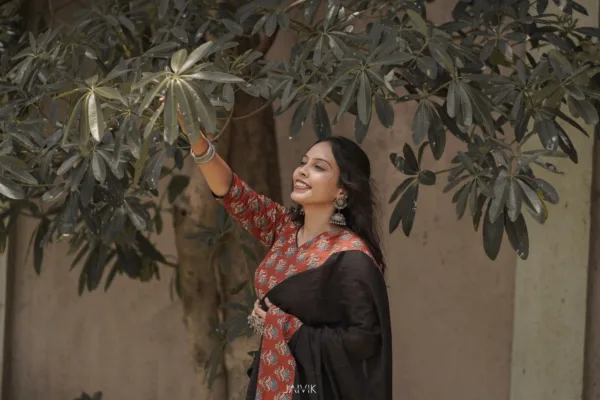 Rang-e- ajrakh Saree Collection - Image 9